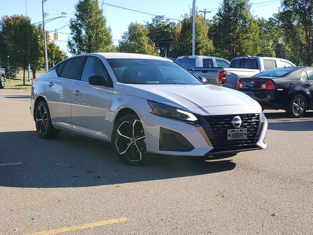 Certified 2025 Nissan Altima SR Sedan