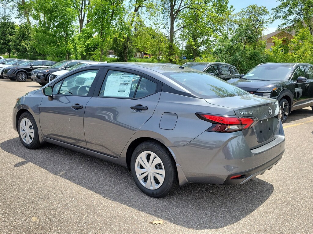 New 2025 Nissan Versa 1.6 S Sedan