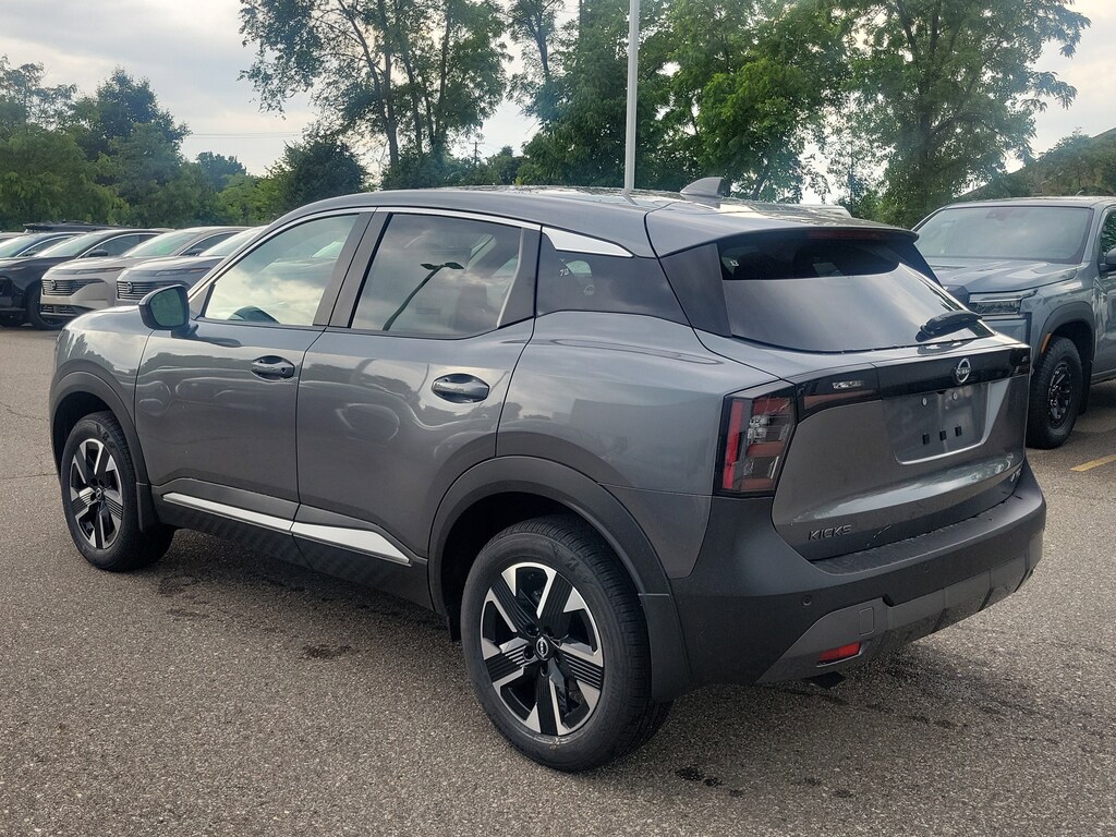 New 2025 Nissan Kicks SV SUV