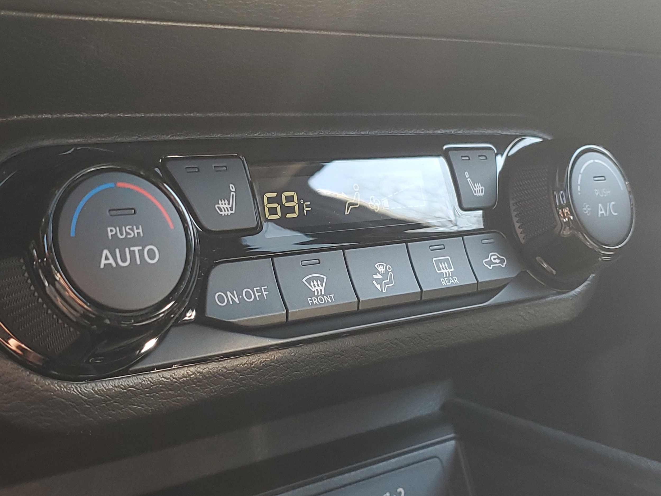 2026 Nissan KICKS SV AWD - Photo 14
