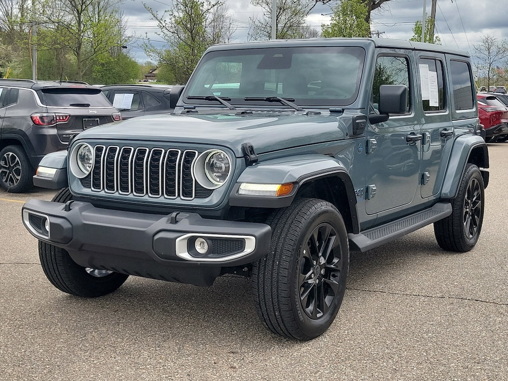 Used 2025 Jeep Wrangler 4xe Sahara SUV