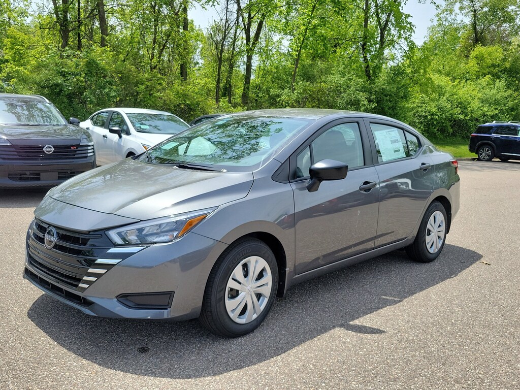 New 2025 Nissan Versa 1.6 S Sedan