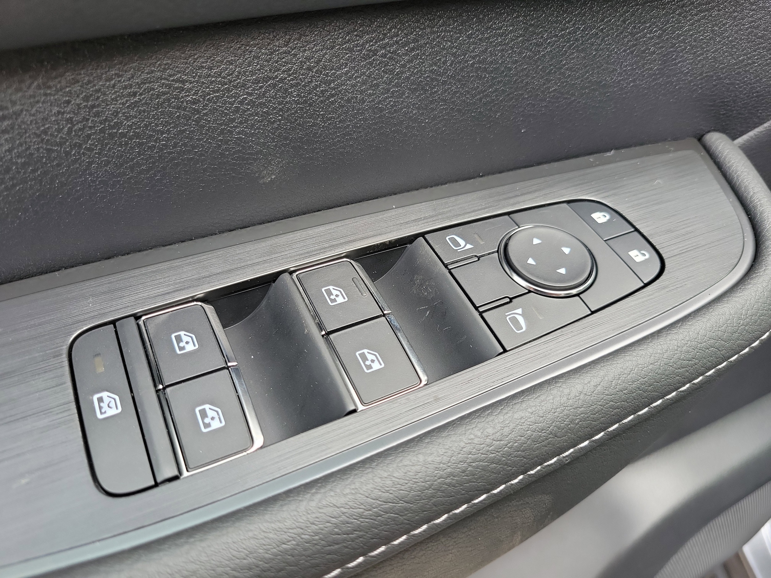 2025 Nissan Armada SV - Photo 19