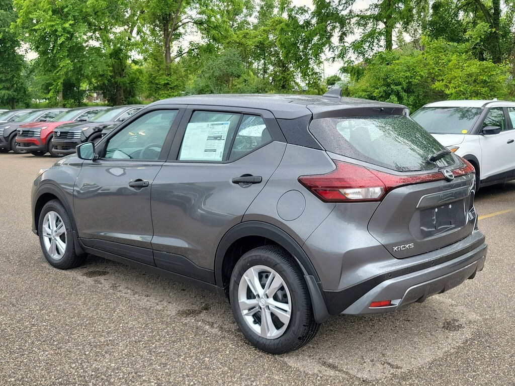 New 2025 Nissan Kicks Play S SUV