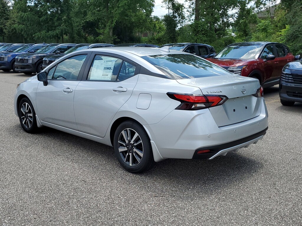 New 2025 Nissan Versa 1.6 SV Sedan