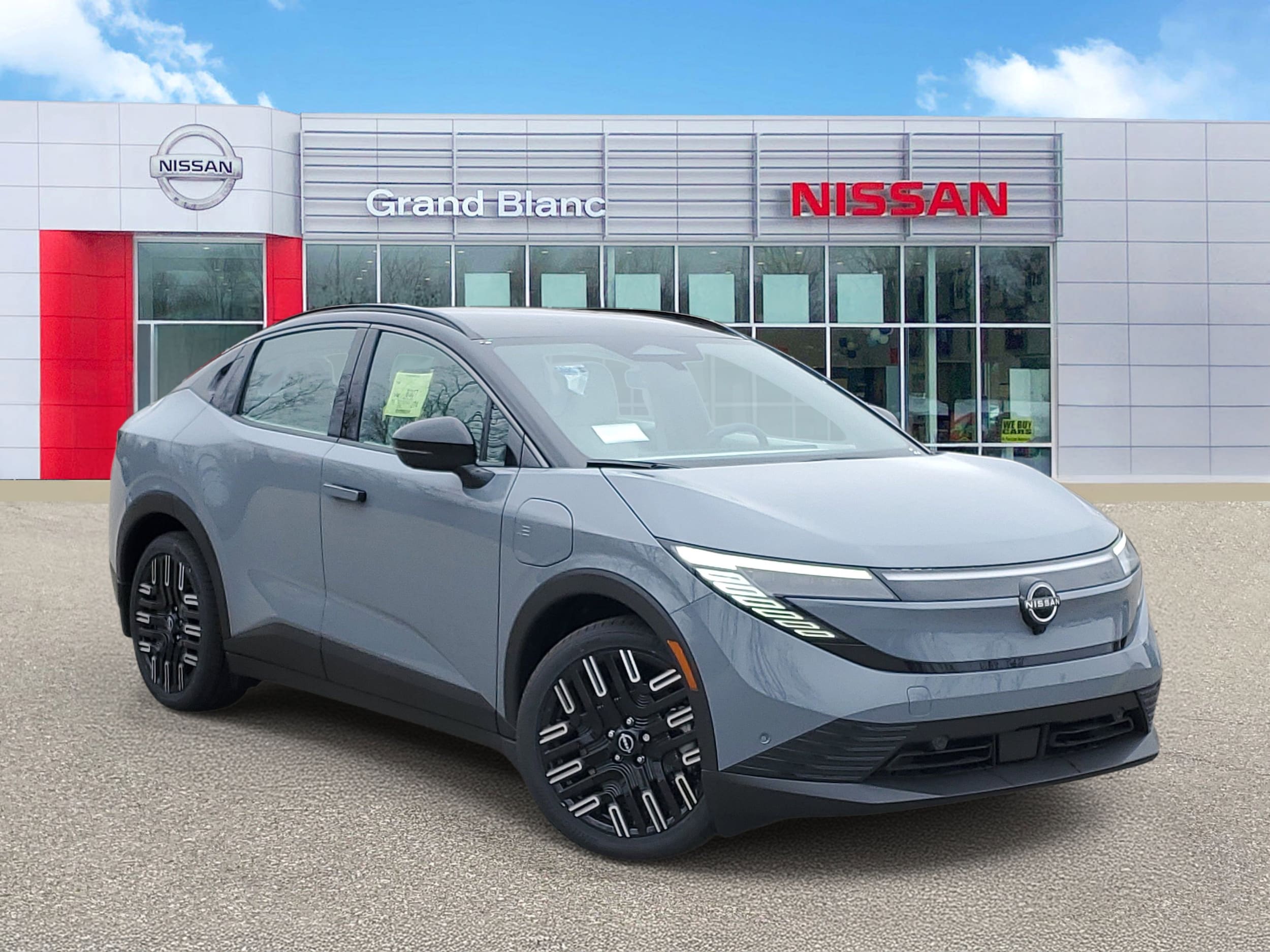 2026 Nissan Leaf Platinum+'s photo