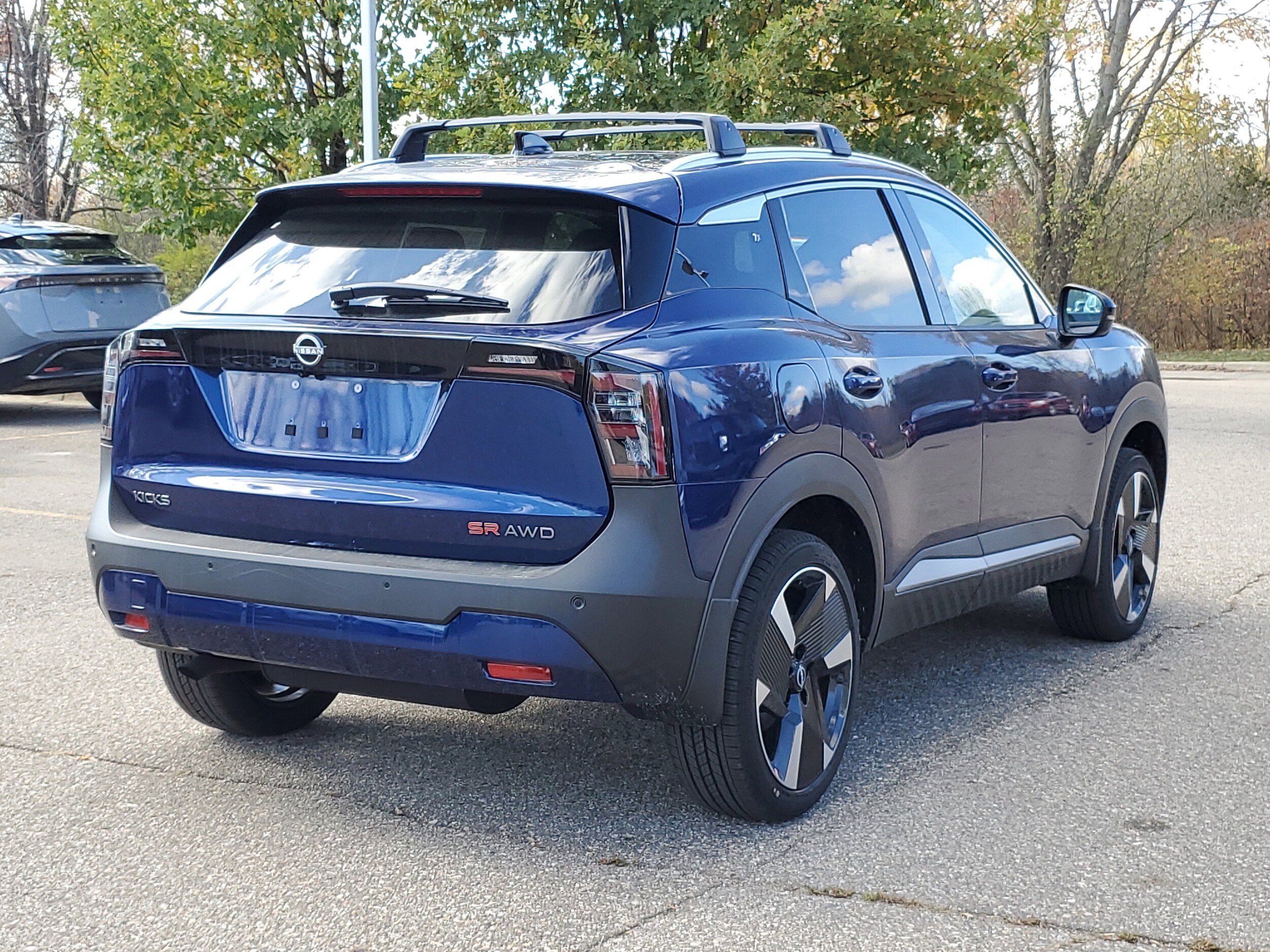 2026 Nissan Kicks SR photo 3