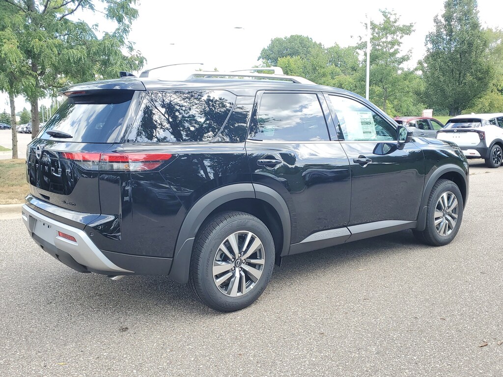 New 2025 Nissan Pathfinder SL SUV