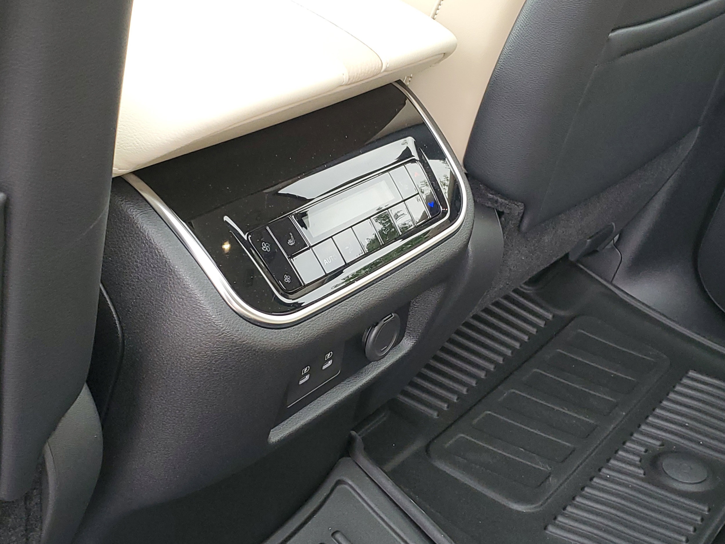 2025 Nissan Armada Platinum Reserve - Photo 25