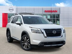 2025 Nissan Pathfinder Platinum SUV
