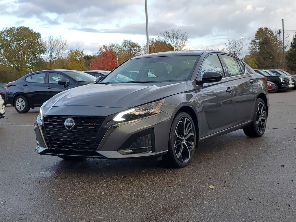 New 2025 Nissan Altima SR Sedan