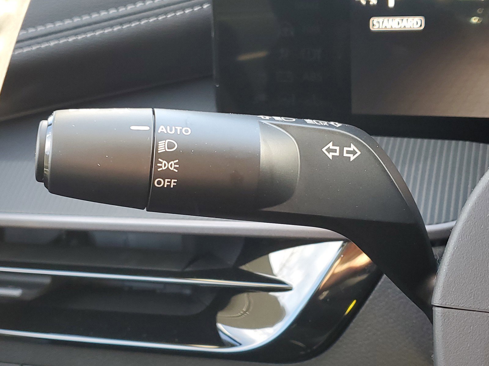 2025 Nissan Murano SV - Photo 11