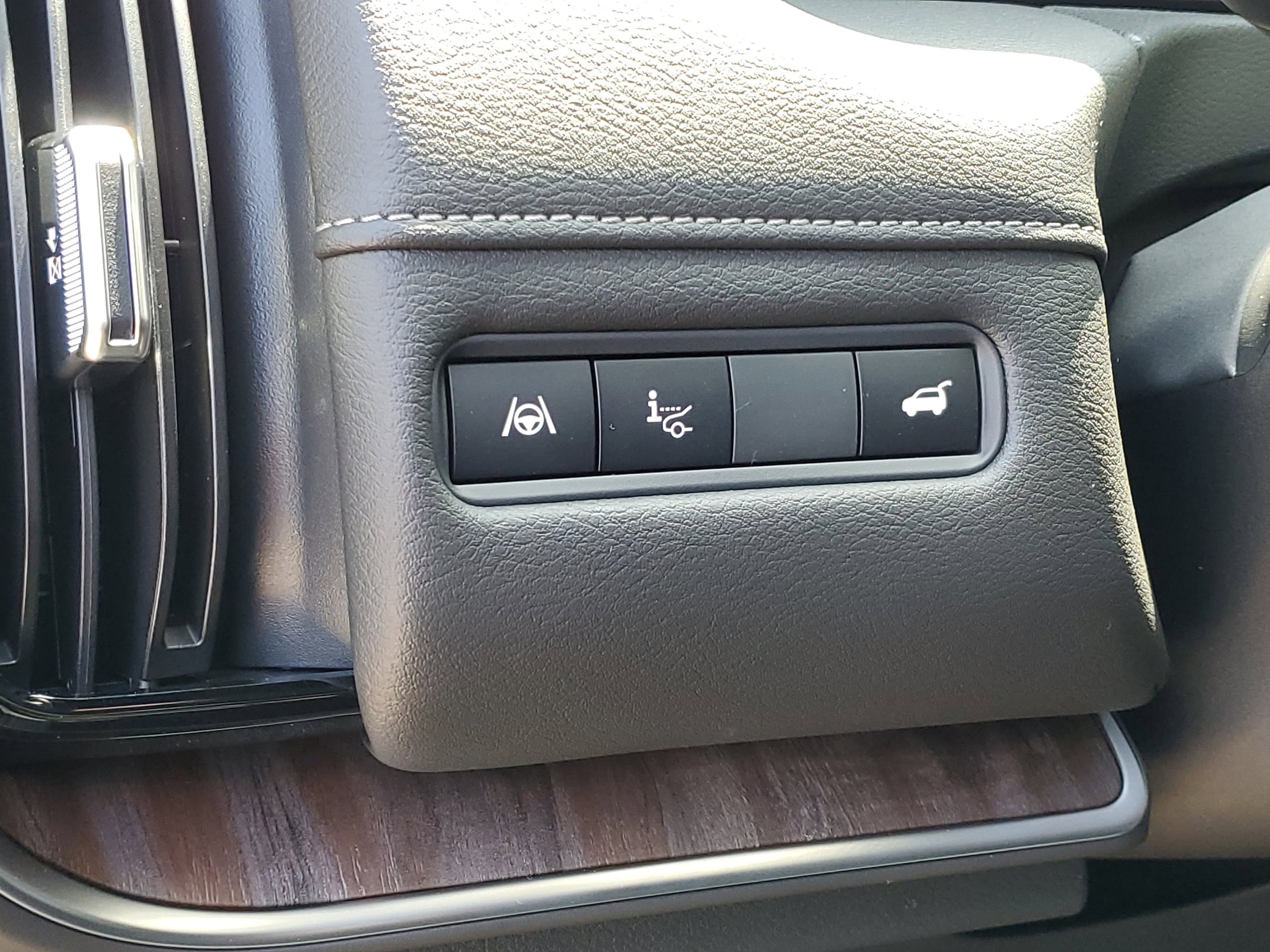 2025 Nissan Armada SL - Photo 8