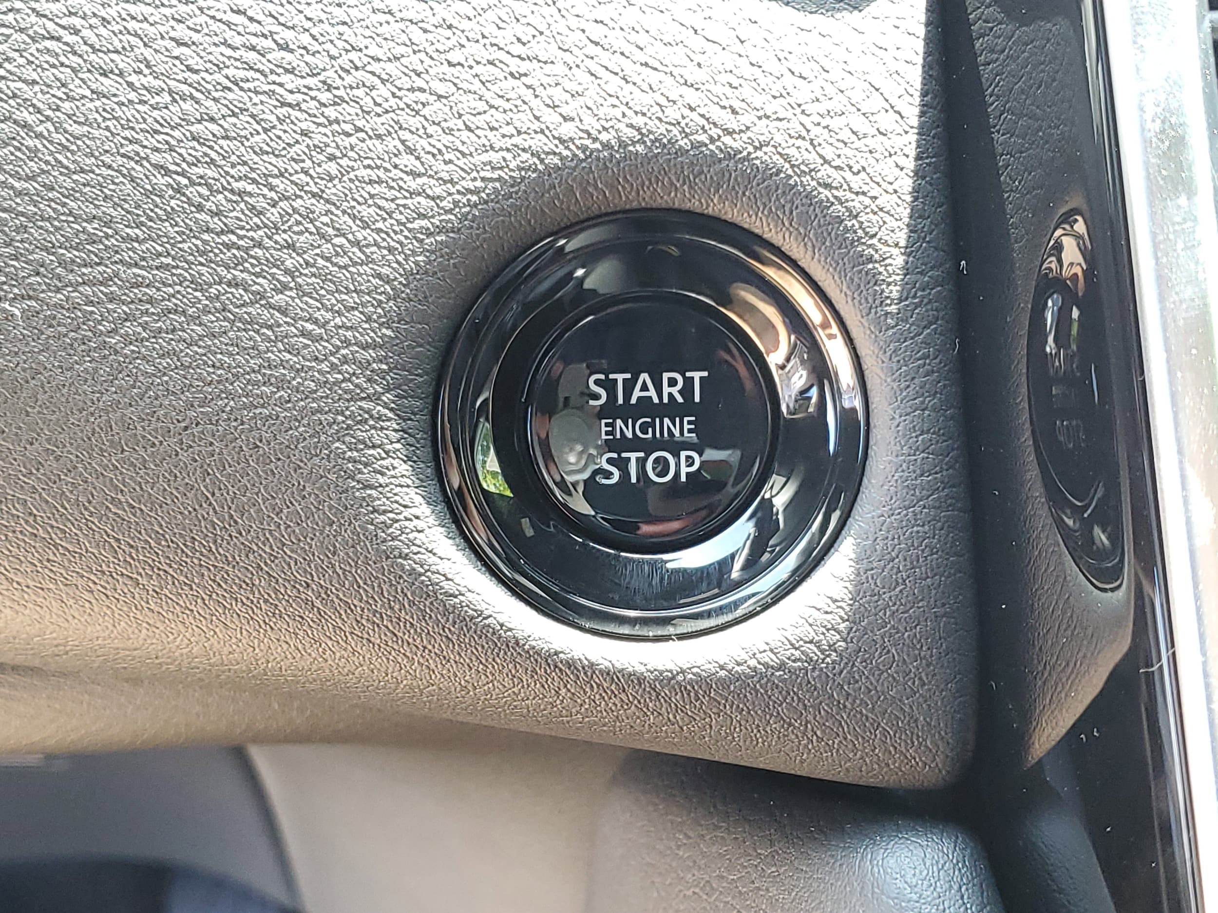 2025 Nissan Armada SL - Photo 14