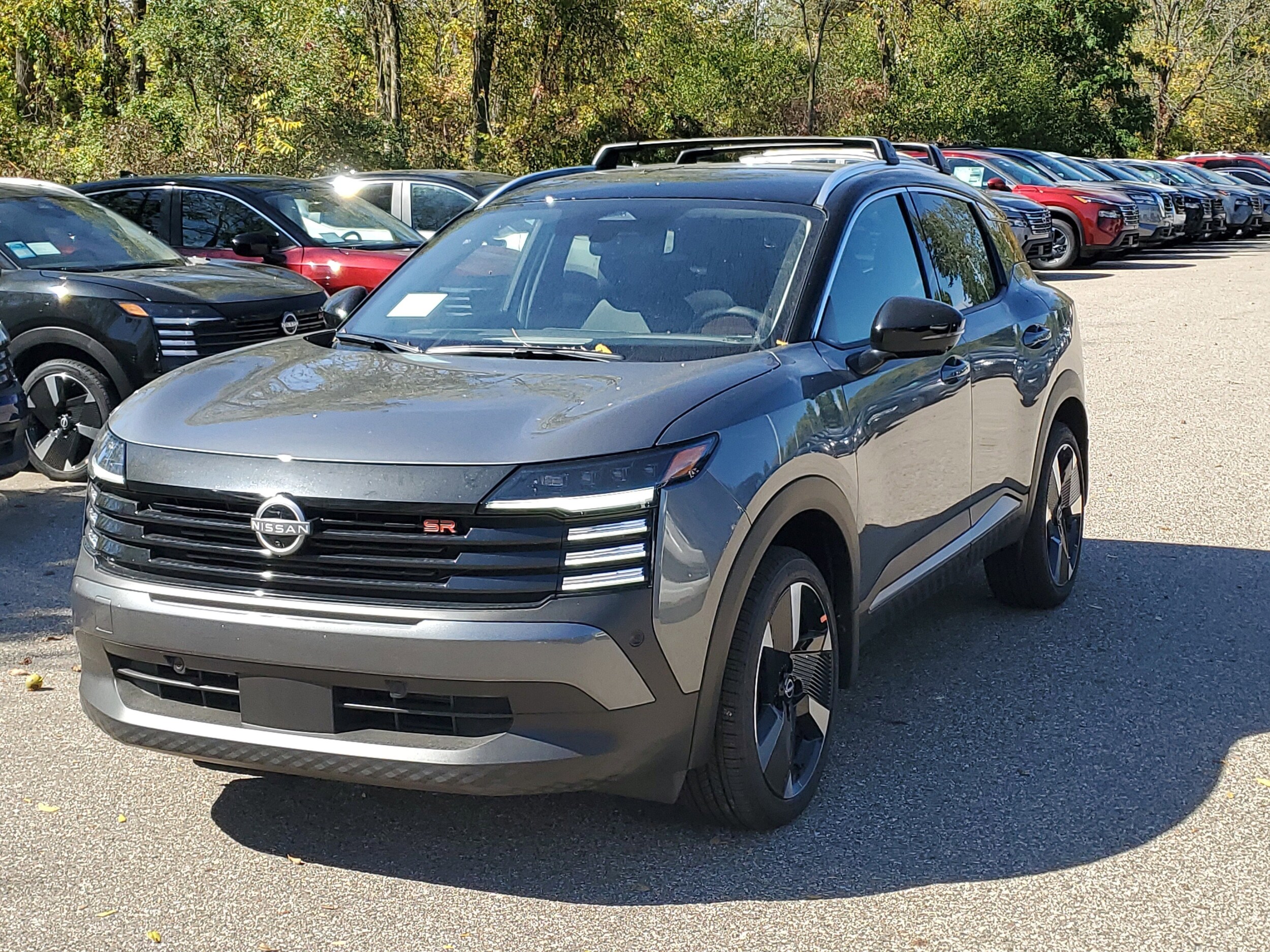 2026 Nissan Kicks SR photo 2