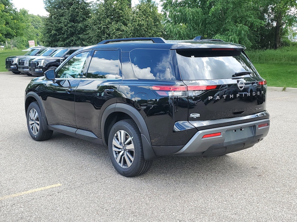 New 2026 Nissan Pathfinder SL SUV