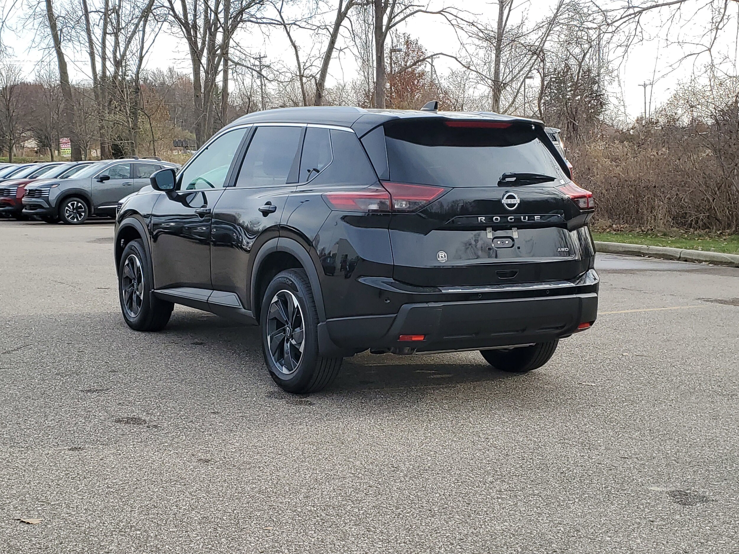 2026 Nissan Rogue SV photo 3