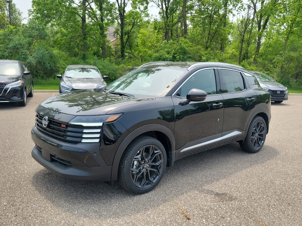 New 2025 Nissan Kicks SR SUV