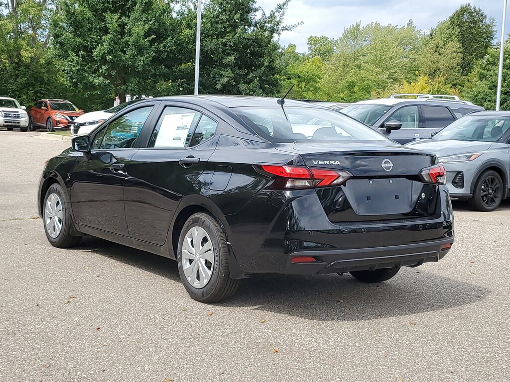 New 2025 Nissan Versa 1.6 S Sedan