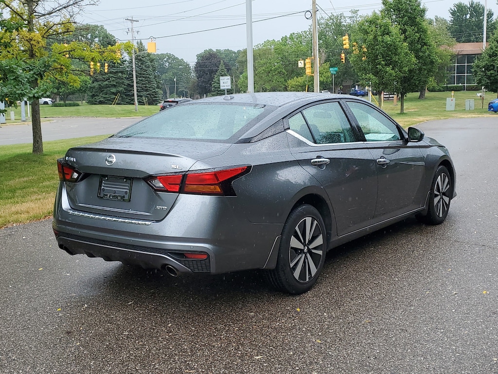 Used 2022 Nissan Altima 2.5 SL Sedan