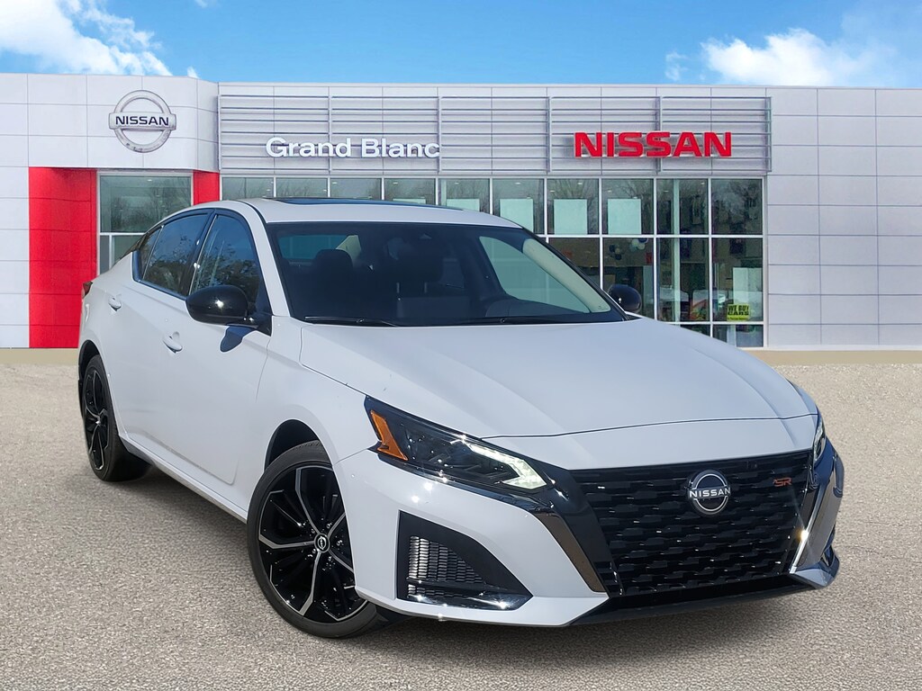New 2025 Nissan Altima SR Sedan