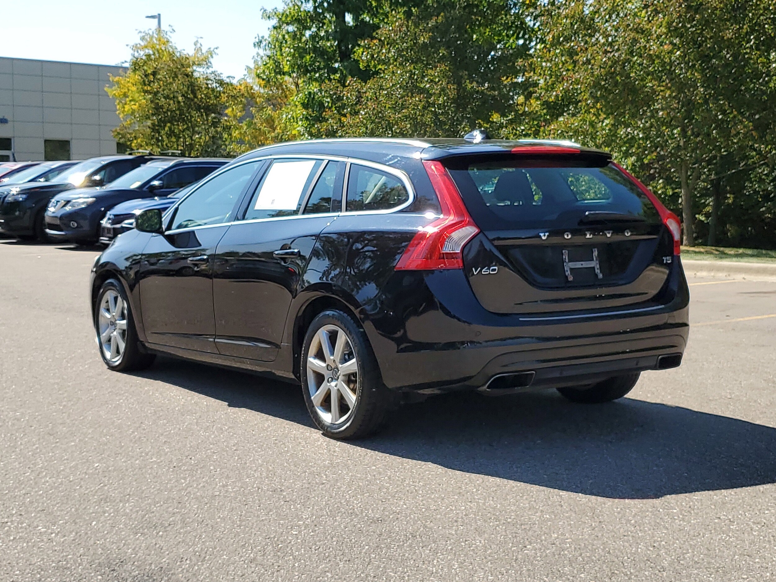 2016 Volvo V60 T5 Drive-E Premier photo 3