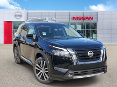 2025 Nissan Pathfinder Platinum SUV