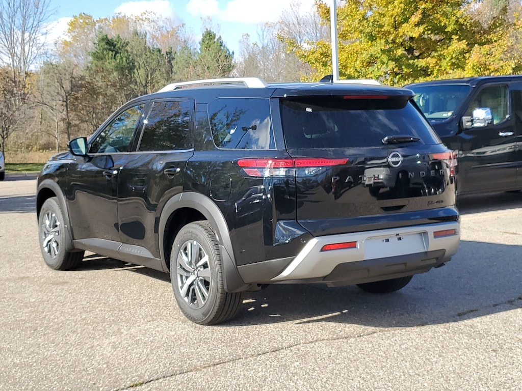 New 2025 Nissan Pathfinder SL SUV