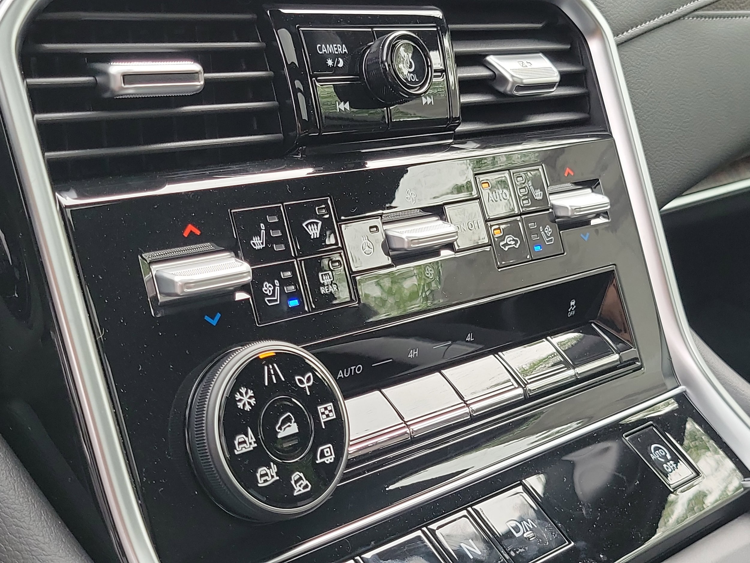 2025 Nissan Armada Platinum - Photo 16