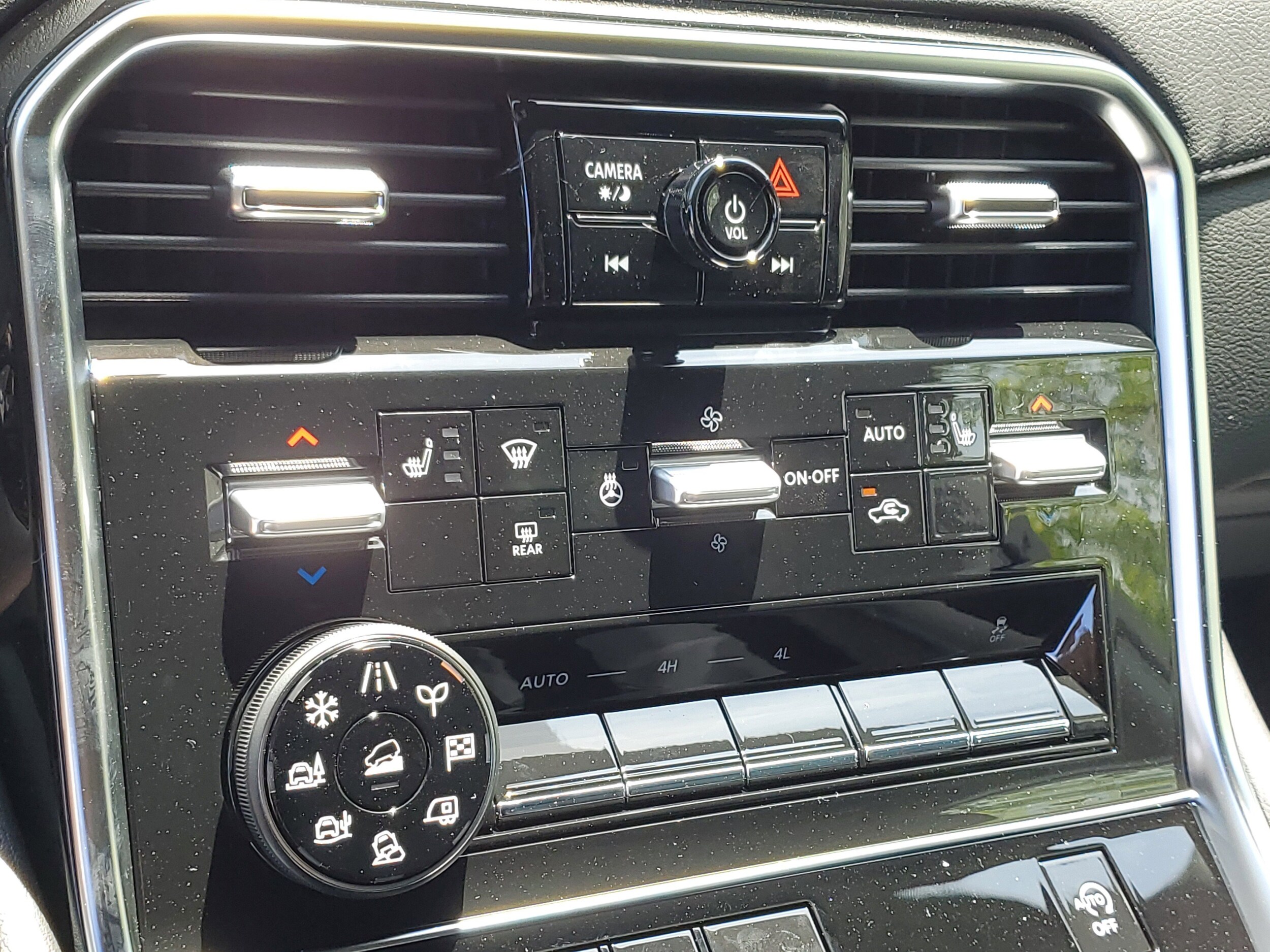 2025 Nissan Armada SL - Photo 19