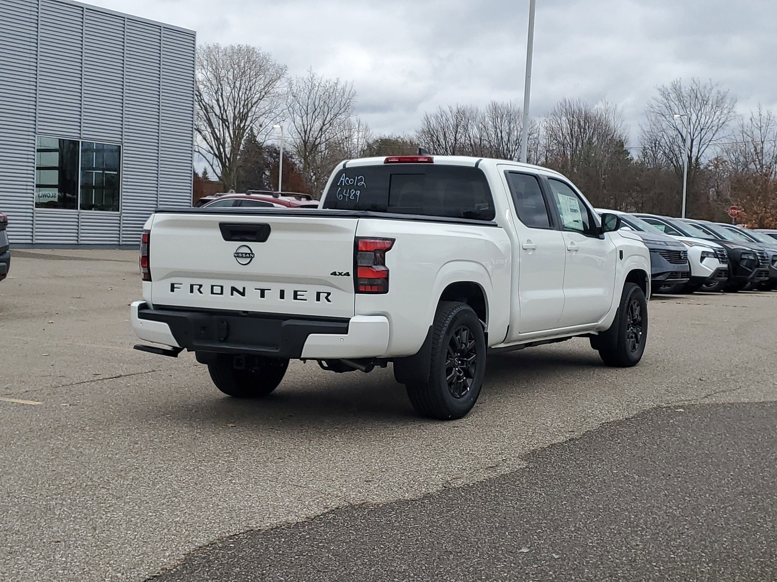 2026 Nissan Frontier SV photo 4