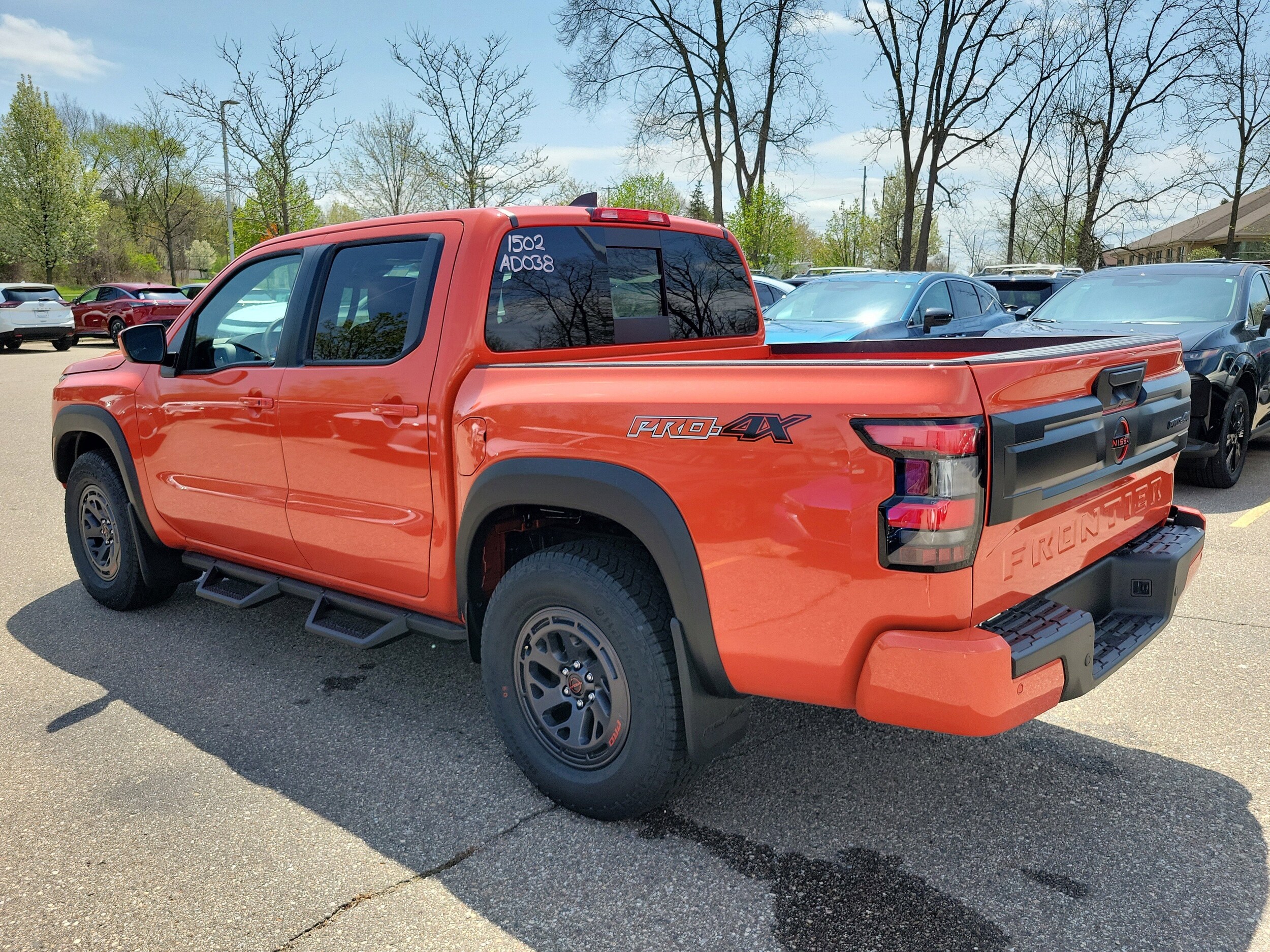 2025 Nissan Frontier PRO-4X photo 2