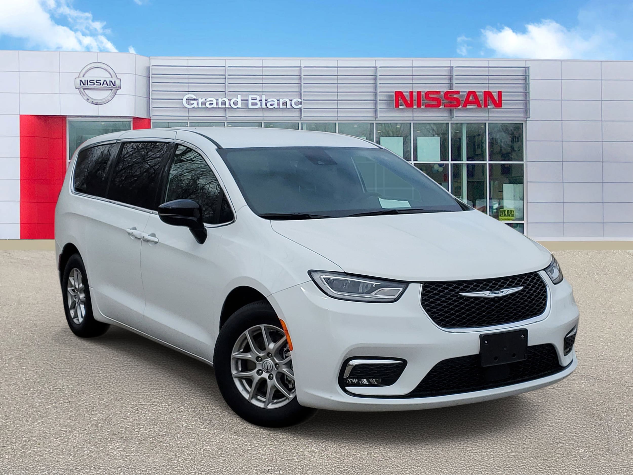 2026 Chrysler Pacifica Select's photo