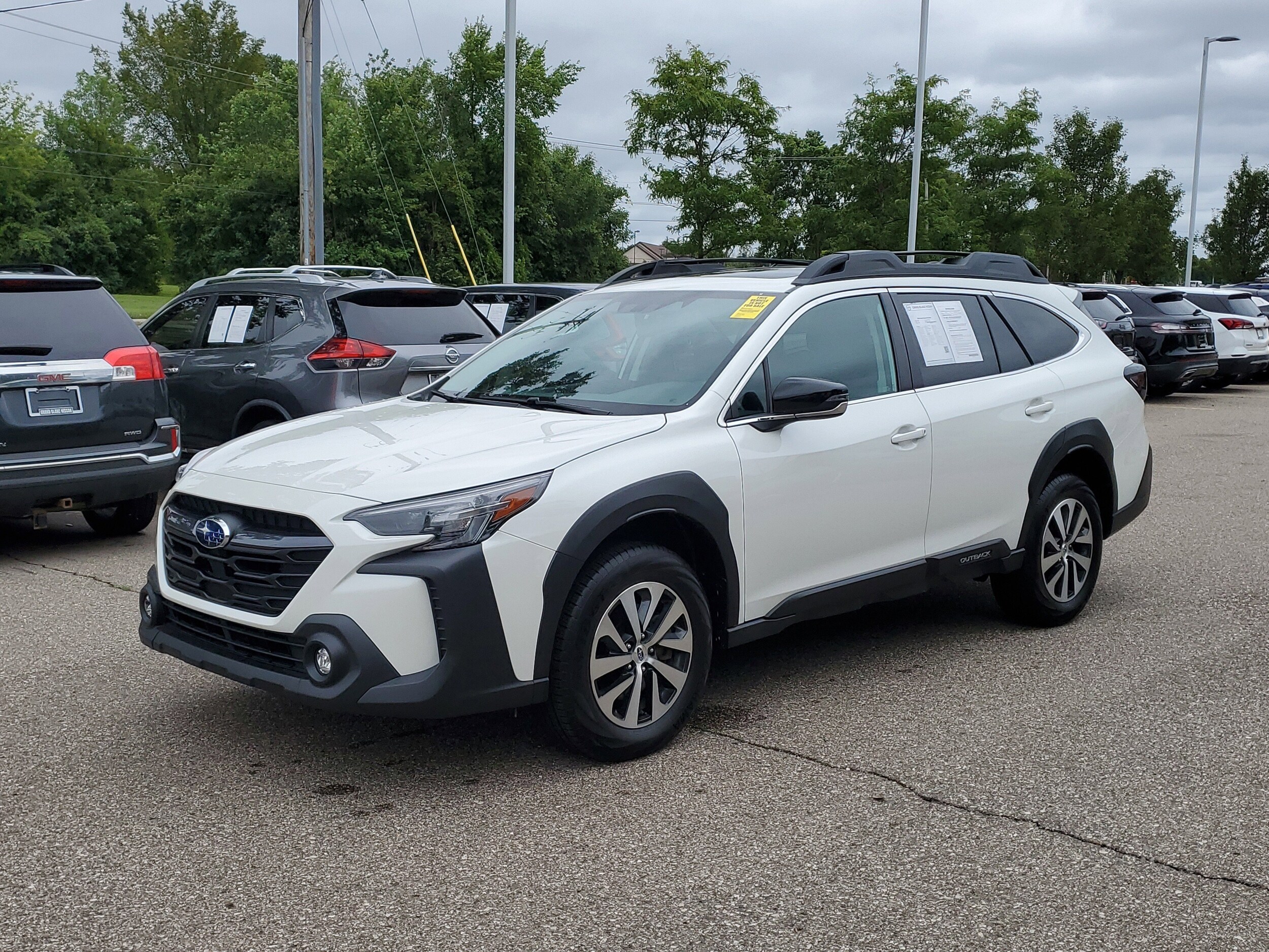 2024 Subaru Outback Premium photo 2