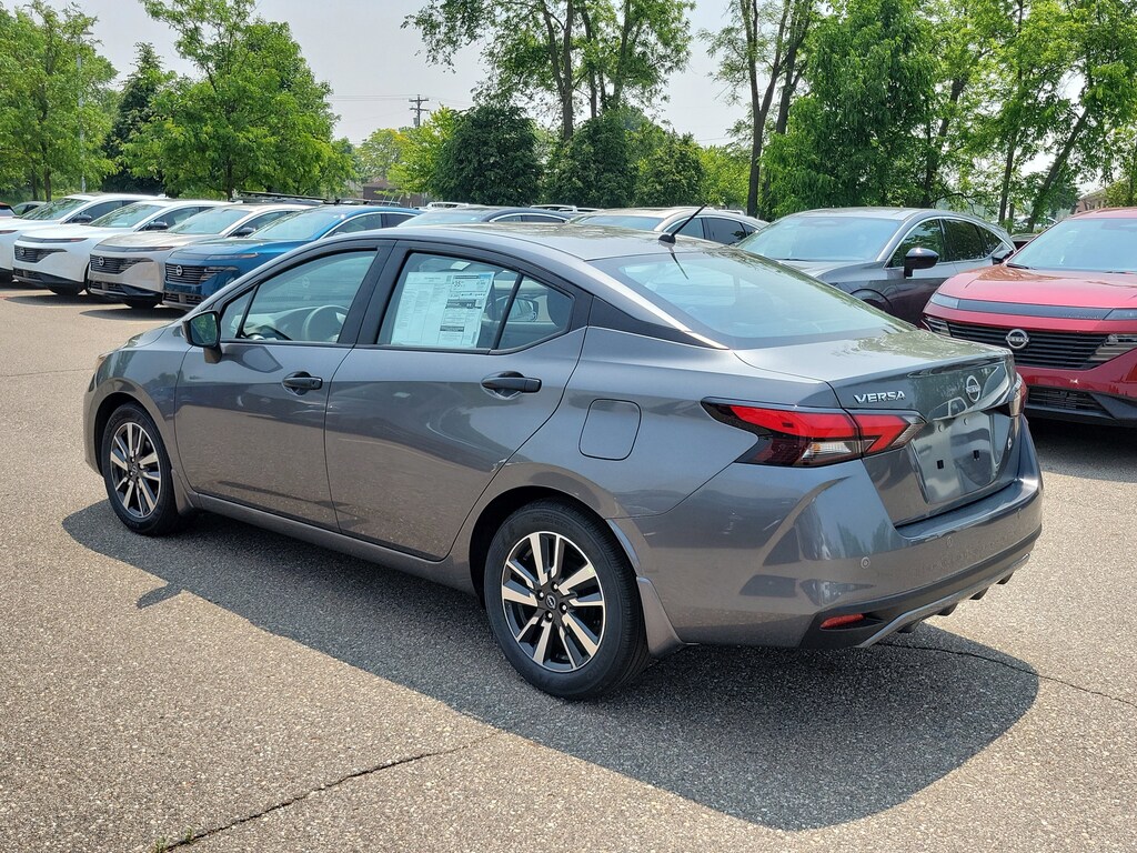 New 2025 Nissan Versa 1.6 S Sedan