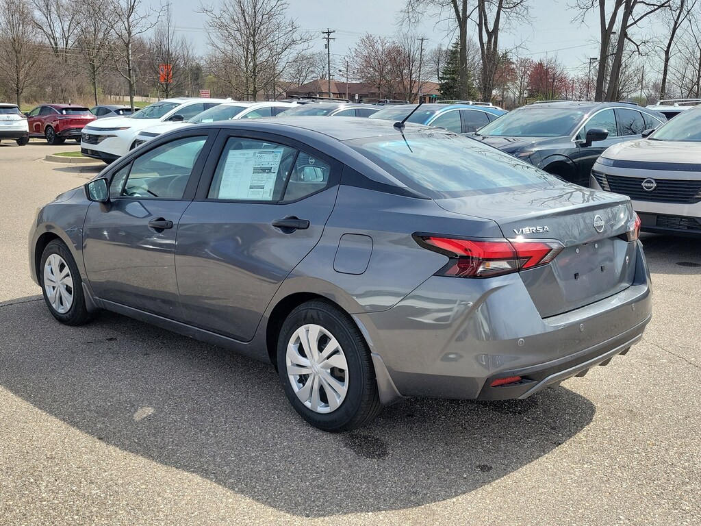 New 2025 Nissan Versa 1.6 S Sedan