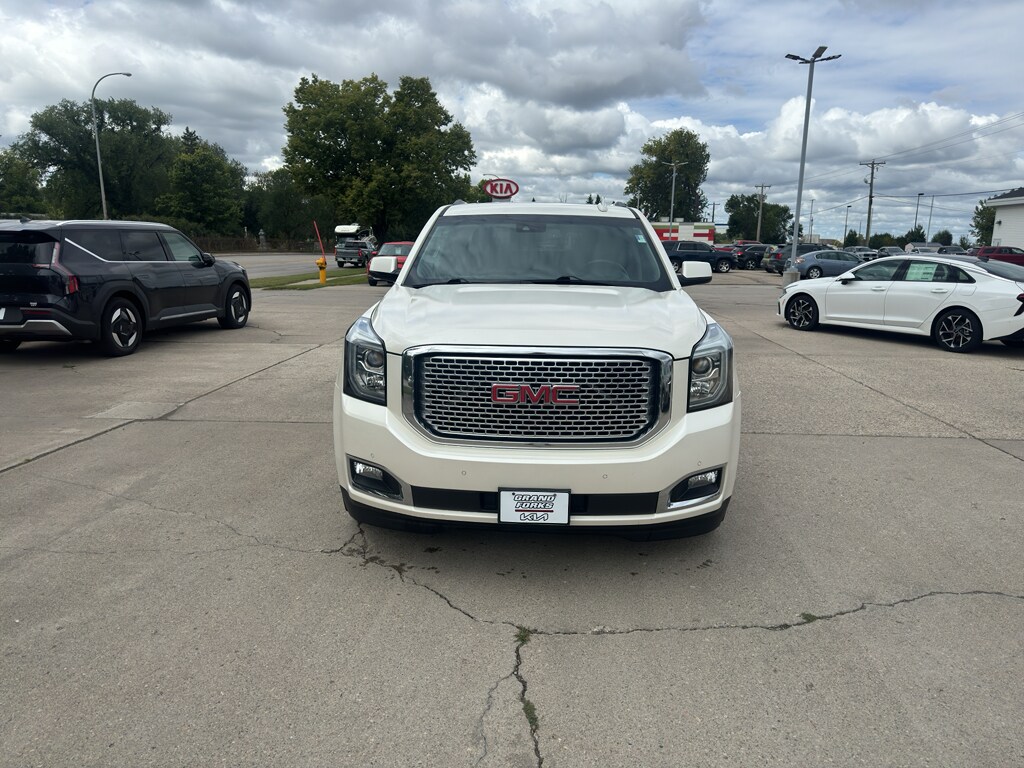 2015 Gmc Yukon XL 1500 Denali photo 3