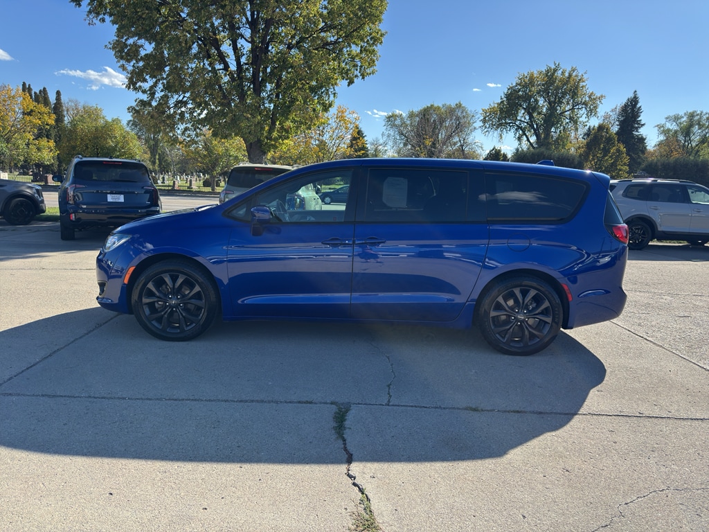 2020 Chrysler Pacifica Touring