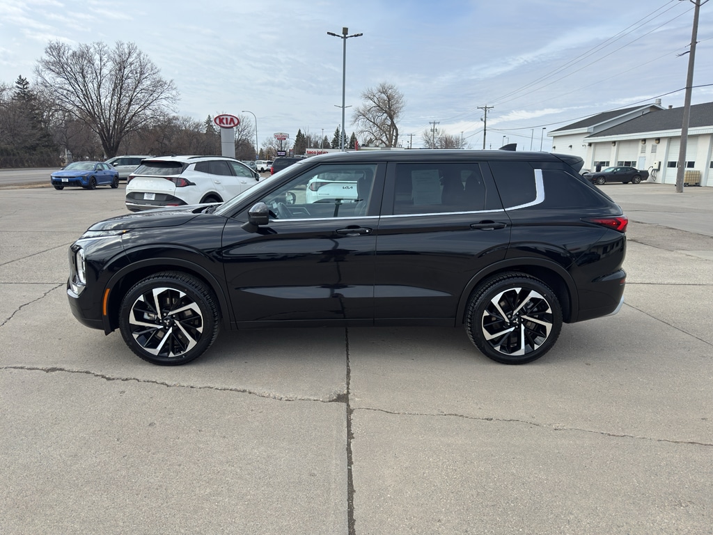 2022 Mitsubishi Outlander SE