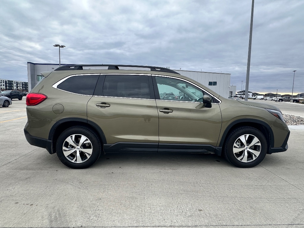 2023 Subaru Ascent Premium photo 4