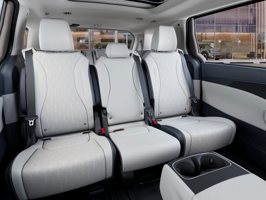 2026 Kia Carnival SX - Photo 16