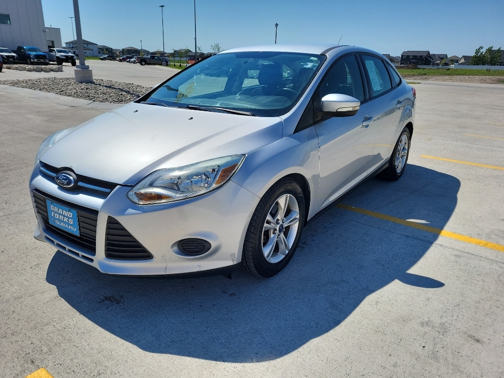 Used 2014 Ford Focus SE with VIN 1FADP3F28EL370258 for sale in Grand Forks, ND