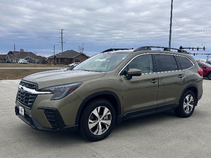 2023 Subaru Ascent Premium photo 2