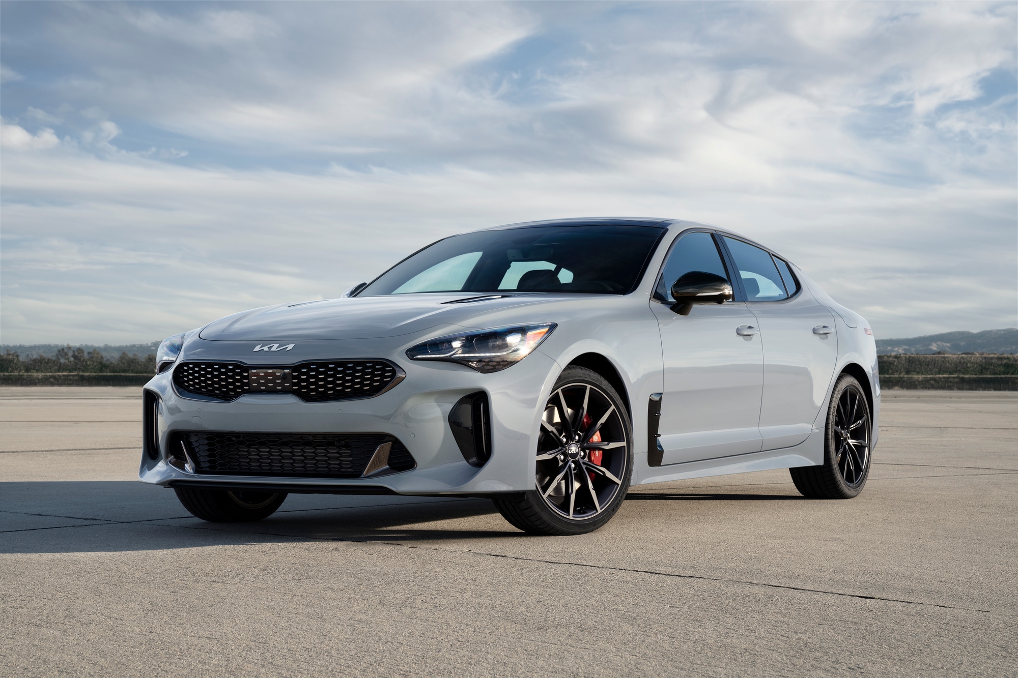 2023-KIA-Stinger-GT2-ScorpionPackage-Sedan-L02.jpg