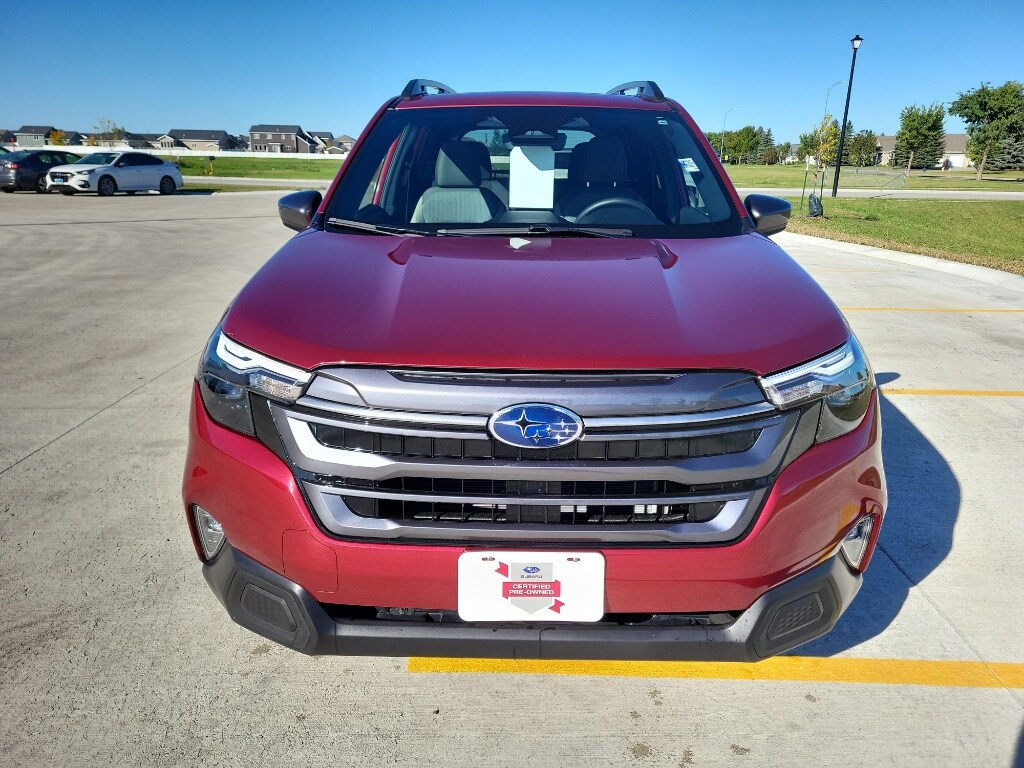 2025 Subaru Forester Premium photo 3