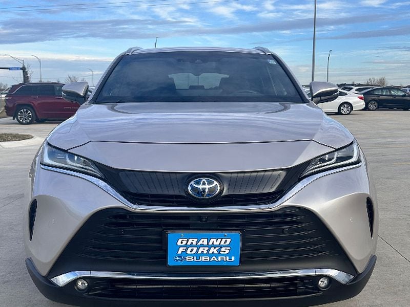 2022 Toyota Venza Limited photo 3