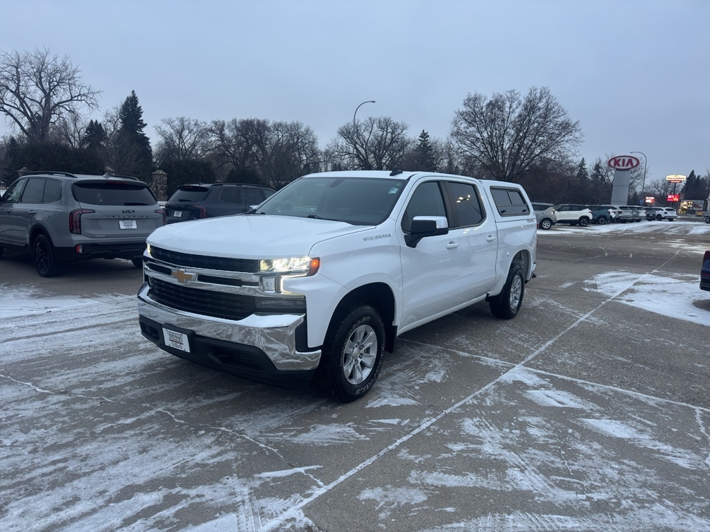2020 Chevrolet Silverado 1500 LT photo 2