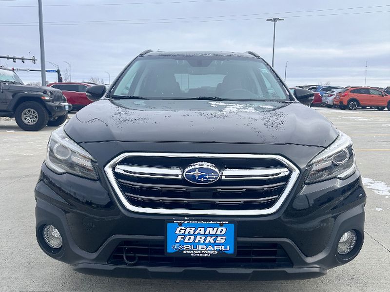 2018 Subaru Outback Touring photo 3