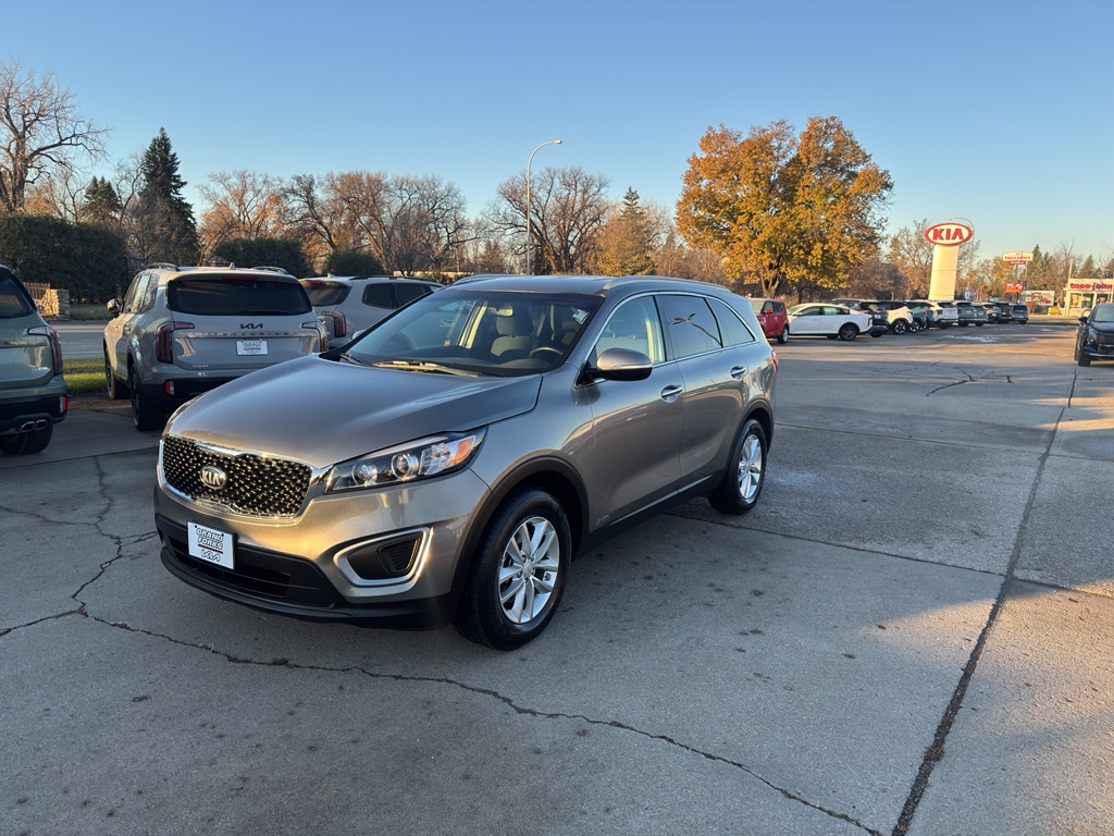 2018 Kia Sorento LX photo 2