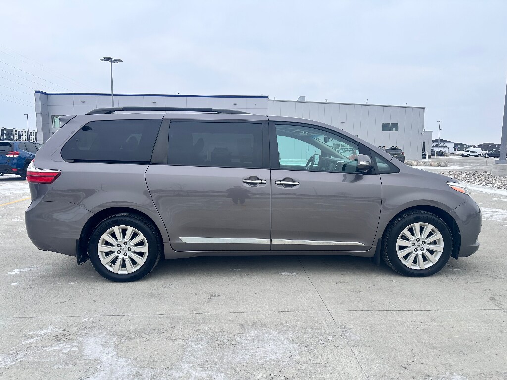 2015 Toyota Sienna Limited photo 4